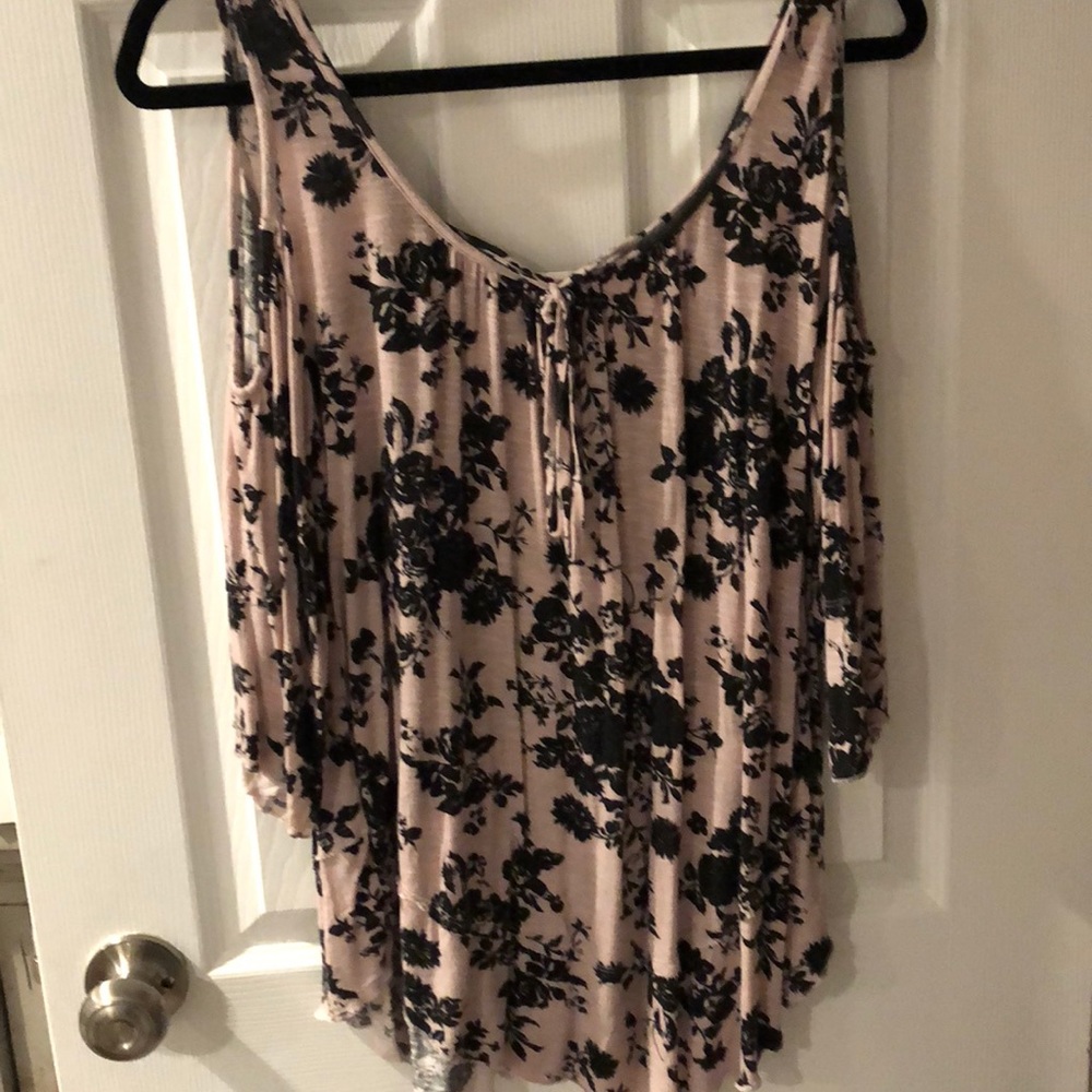 Off the shoulder sleeve floral design shirt